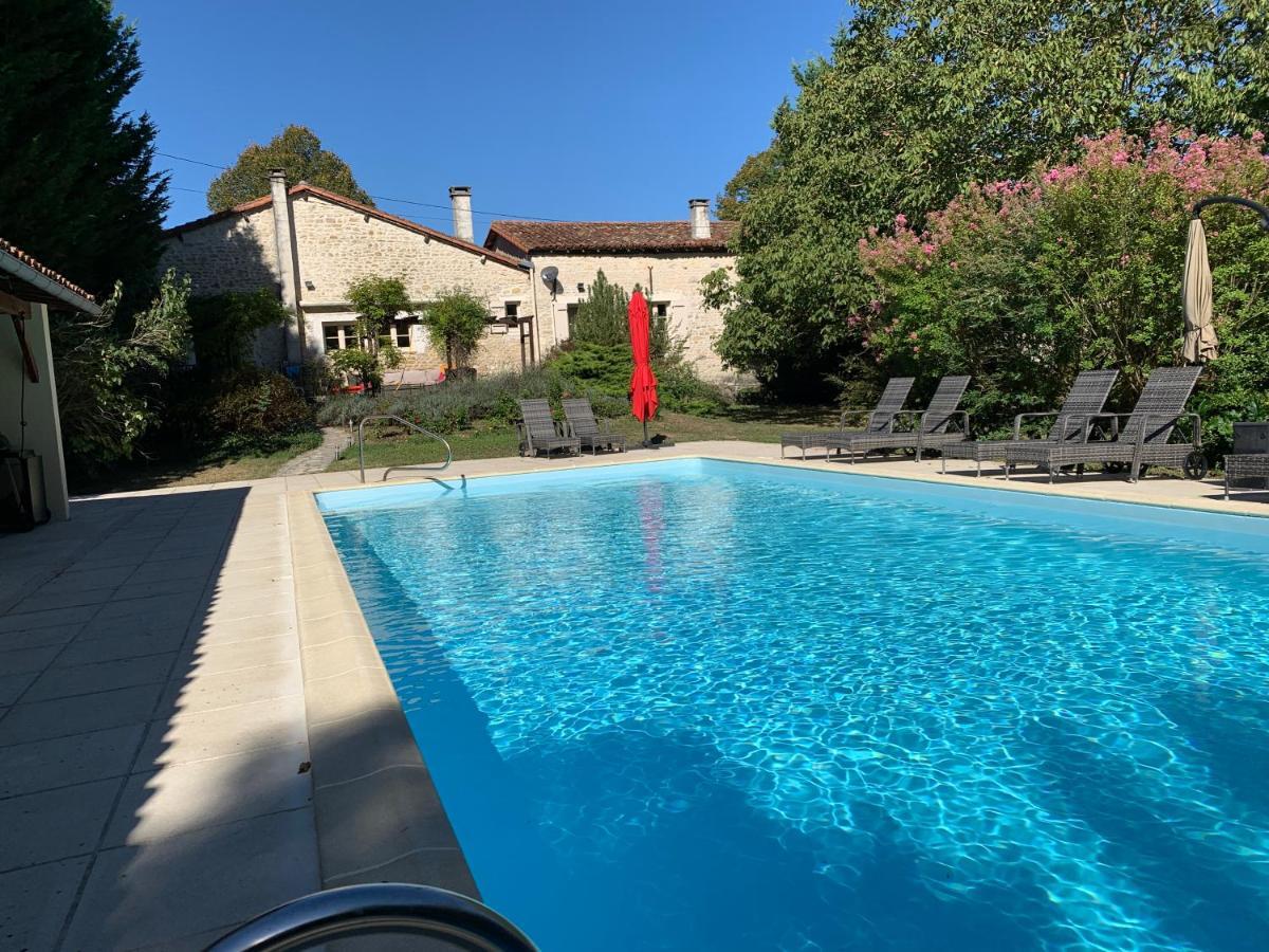 Uniquely Private Holiday Villa In The Charente Puyreaux Luaran gambar