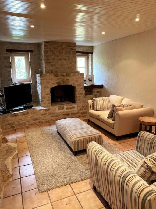 Uniquely Private Holiday Villa In The Charente Puyreaux Luaran gambar