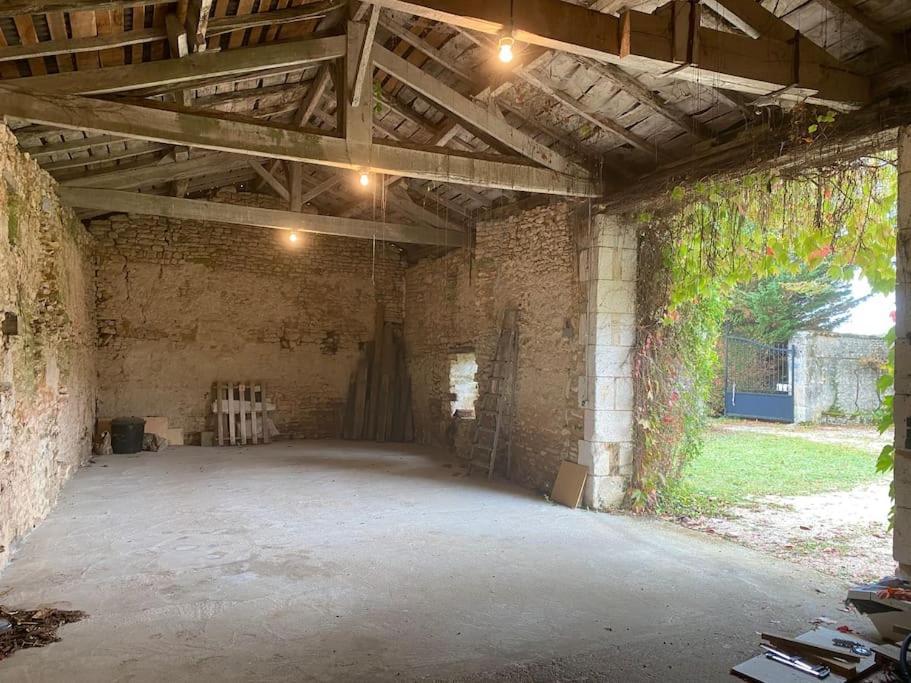 Uniquely Private Holiday Villa In The Charente Puyreaux Luaran gambar