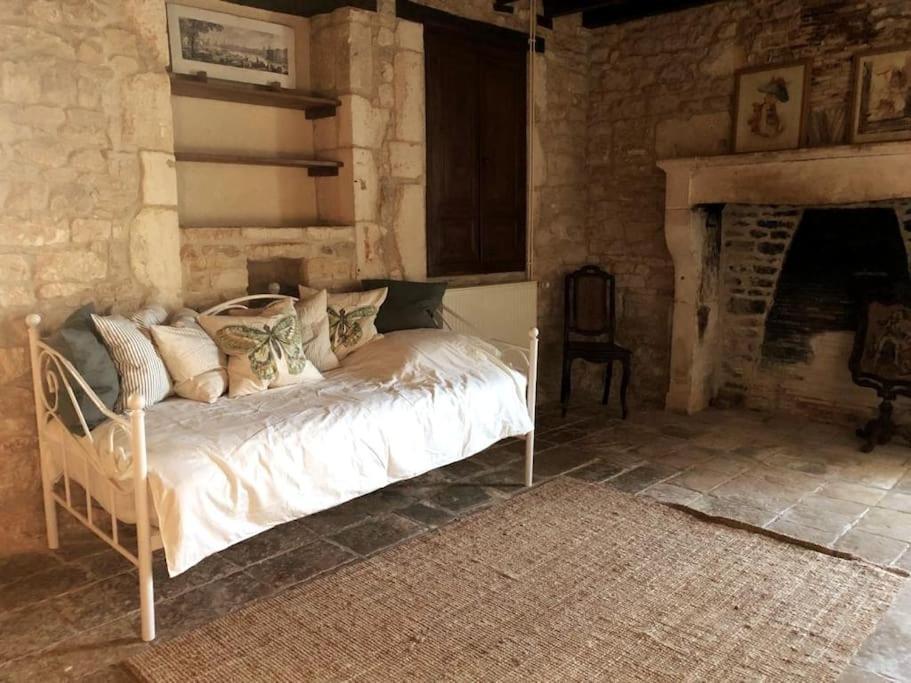 Uniquely Private Holiday Villa In The Charente Puyreaux Luaran gambar