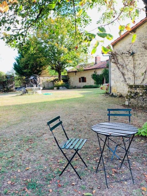 Uniquely Private Holiday Villa In The Charente Puyreaux Luaran gambar